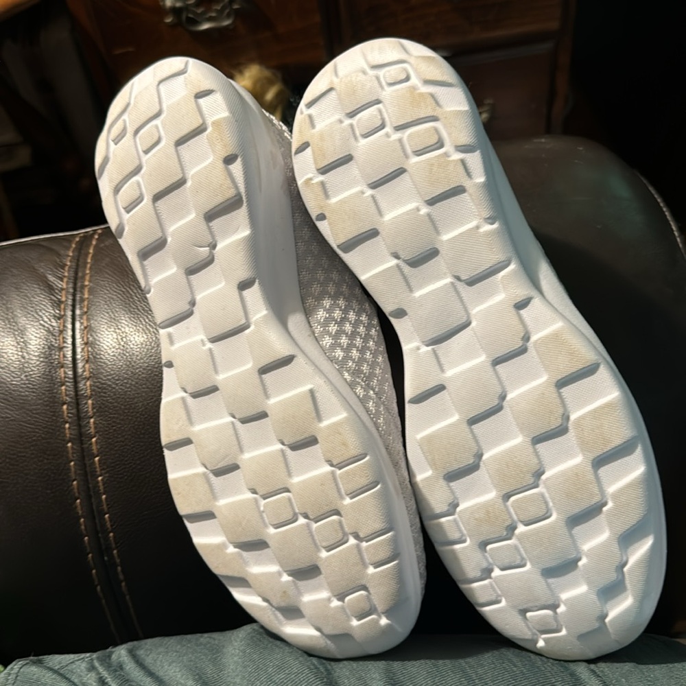 Sketchers S Sport memory foam shoes light gray size 9.5 9-1/2 - Picture 9 of 14